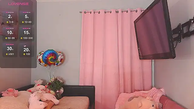 LunaMilav online show from November 7, 1:44 am