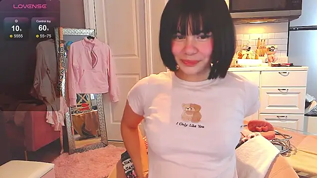 LunaMilav online show from November 10, 3:01 am