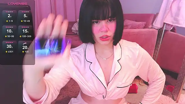 LunaMilav online show from November 20, 1:39 am