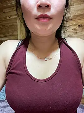 violet-00 online show from July 11, 8:25 am
