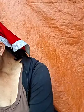 helenzz online show from October 12, 8:17 am