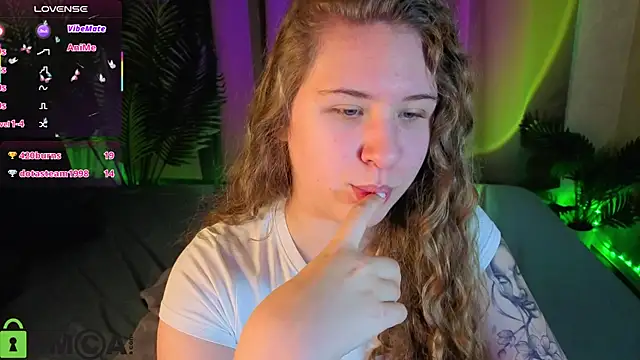 Elsie Cutties online show from May 25, 1:37 am
