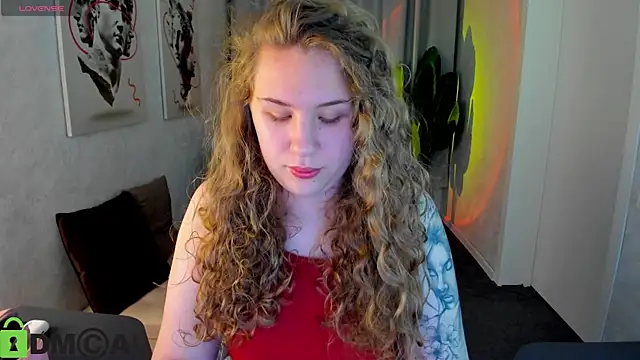 Elsie Cutties online show from May 7, 1:10 am