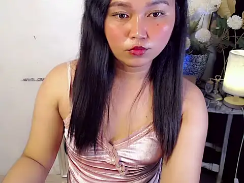 Eyes-on-me online show from July 10, 8:42 pm