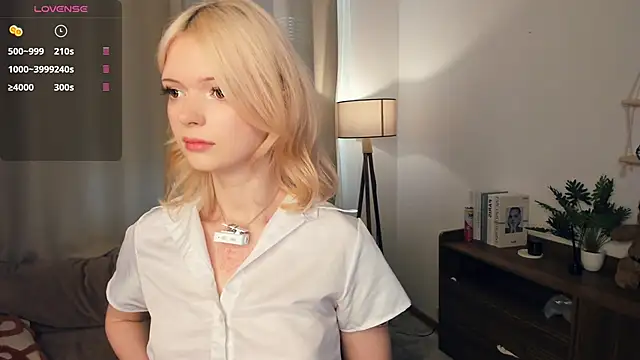 LaureMestler online show from March 17, 8:40 am