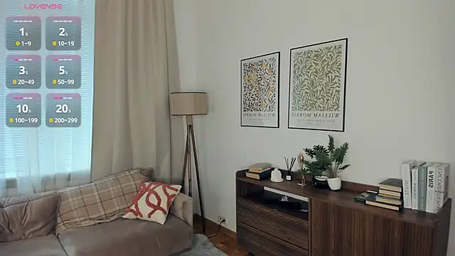 LaureMestler online show from November 10, 8:09 am