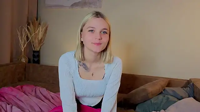 KelleDomin online show from October 22, 7:19 pm