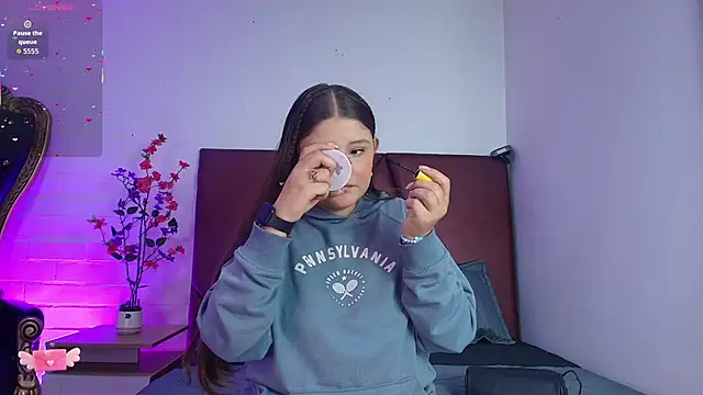 Krystal Heartss online show from February 18, 1:32 pm