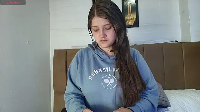 Krystal Heartss online show from March 31, 1:55 pm