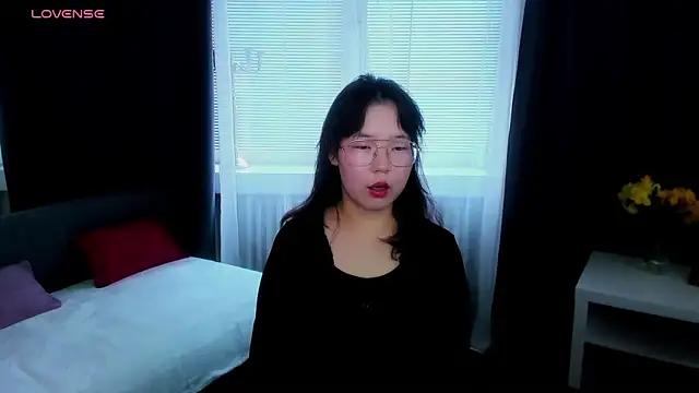 EmmaSnoww online show from September 23, 12:03 pm