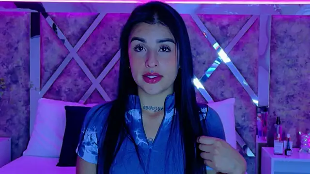 SofiaLopez   online show from October 5, 12:21 pm
