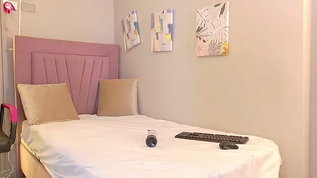 meli peach1 online show from May 1, 7:28 pm