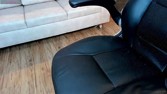 Karol Yanil online show from November 12, 8:07 pm