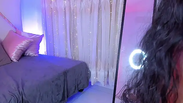 Jade Thonson1 online show from May 24, 8:19 pm