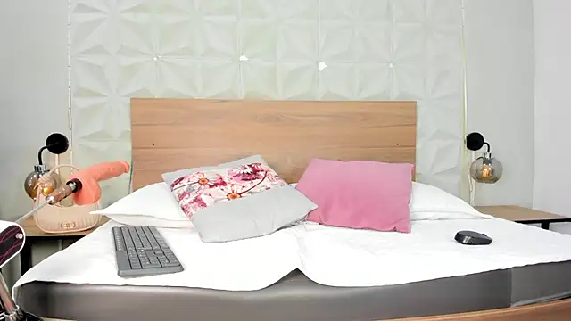 ValeryTrans  online show from April 29, 1:36 pm