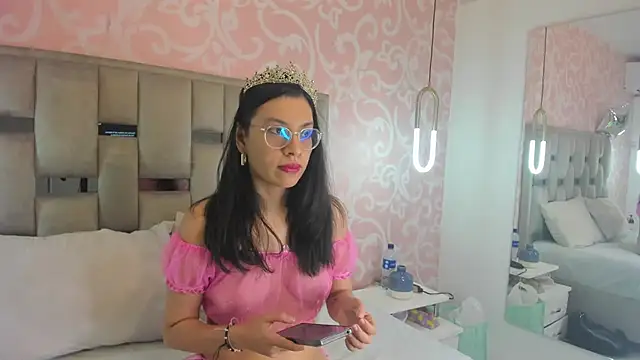 AmbarWoods online show from September 25, 8:28 pm