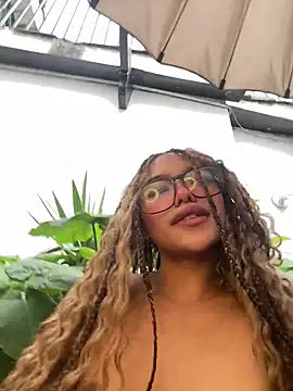 PrettyLia online show from December 14, 8:36 pm