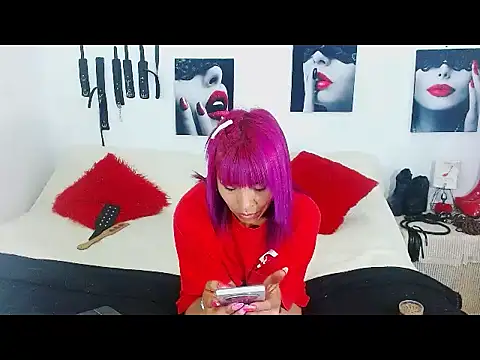 mylygrey online show from May 10, 5:37 pm