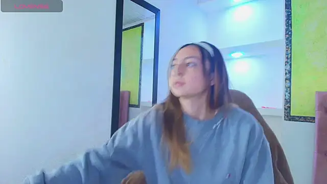 lala clark online show from October 6, 12:00 pm