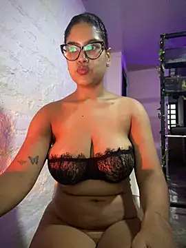 miiabrown18 online show from May 9, 11:12 am