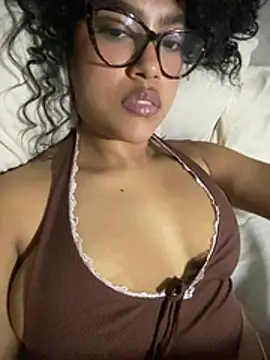 miiabrown18 online show from May 24, 1:26 am