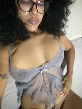 miiabrown18 online show from May 26, 8:35 am
