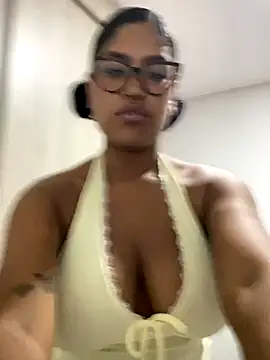 miiabrown18 online show from October 29, 1:32 am