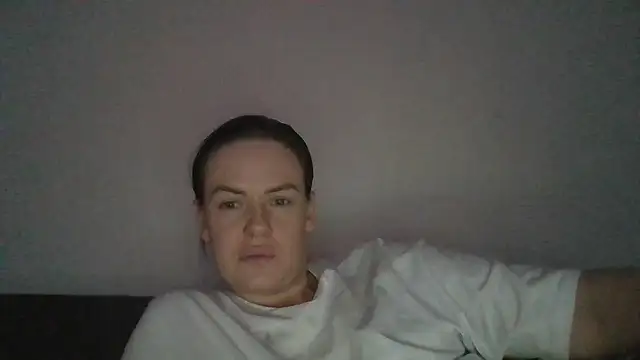 Veylonna online show from October 31, 6:45 pm