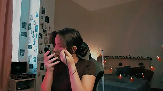 raviolly046 online show from October 31, 10:41 am