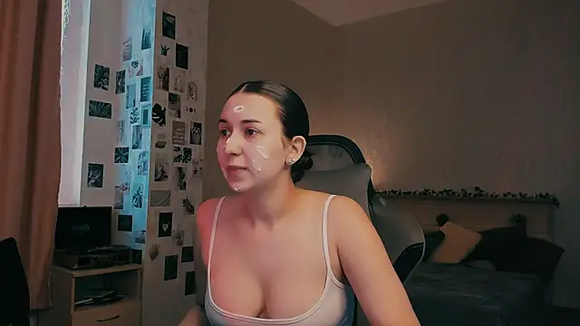 raviolly046 online show from October 30, 10:06 am