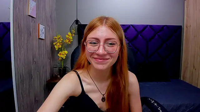 ChloeCampbell03 online show from September 26, 1:20 pm