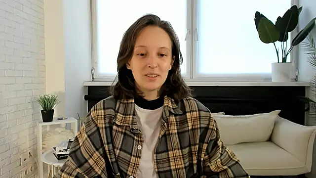 EmilieHjelm online show from September 28, 5:14 am