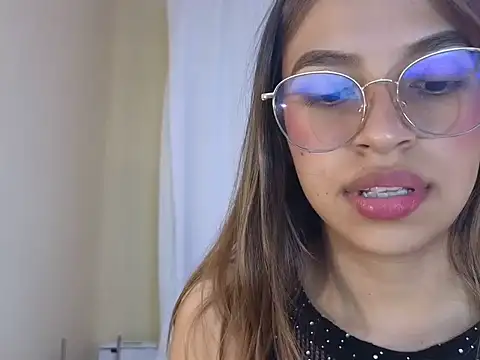 Maaickluna1 online show from September 28, 12:39 am