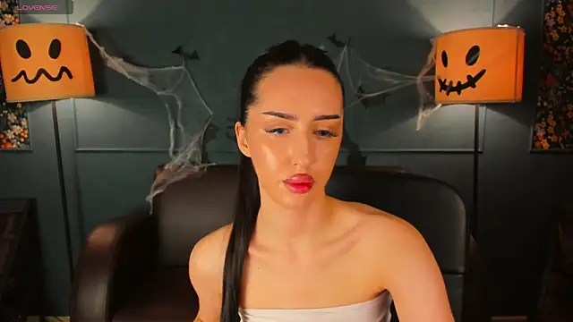 LisaFoxie online show from October 28, 3:12 am