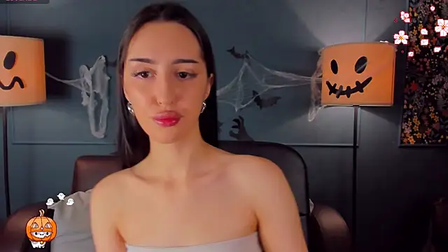 LisaFoxie online show from November 4, 10:20 am