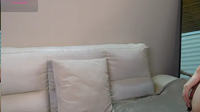 cherry bunnyx online show from May 5, 4:15 am