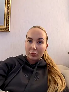 BarbieDolly x online show from November 14, 4:07 pm