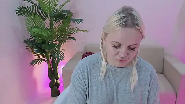 ChristyF0x online show from September 26, 1:25 am