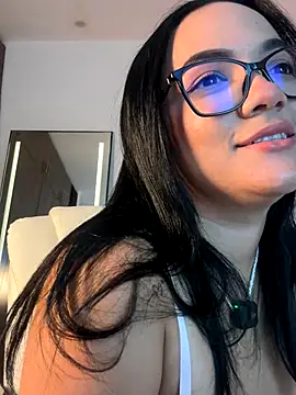 LiaRussoo   online show from September 29, 1:05 pm