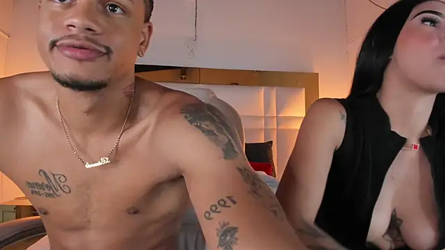 AmberandNick online show from November 3, 7:18 pm