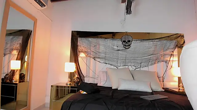 AmberandNick online show from October 17, 8:23 pm