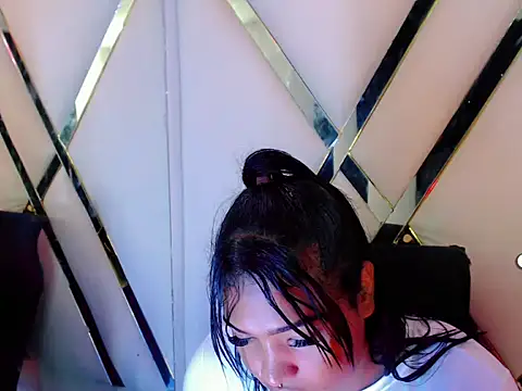 AuroraRoss online show from October 20, 8:12 pm