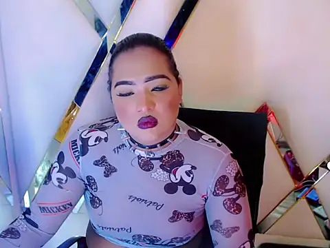 AuroraRoss online show from October 21, 8:35 pm