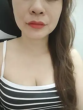 Girl Shy2000 online show from July 3, 2:34 pm