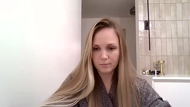 Kyrelinn online show from November 7, 4:45 pm