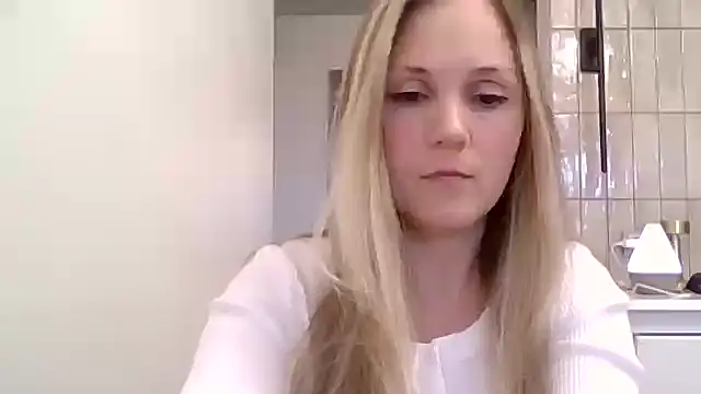 Kyrelinn online show from November 2, 3:54 am