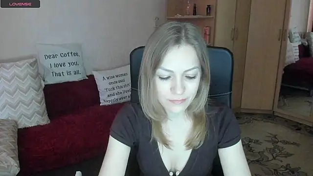 Tiffany Bates online show from April 29, 10:07 am