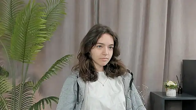 TarahCayne online show from September 29, 9:36 am