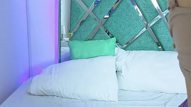 lissastone online show from November 6, 3:23 am