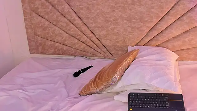 EmmaBlossom online show from December 5, 7:48 pm